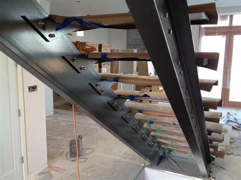 metal brackets for steps|steel stair stringer brackets.